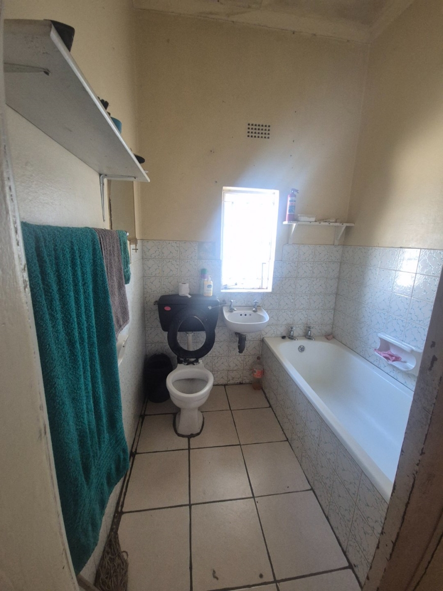 5 Bedroom Property for Sale in Uitenhage Upper Central Eastern Cape